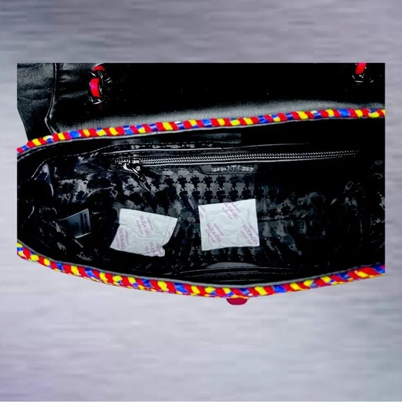 NWT Karl Lagerfeld Paris Agyness Textured
Shoulder Bag Comes with Dusty - Picture 10 of 15